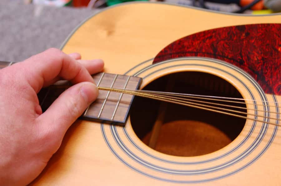 Un accessoire INDISPENSABLE : l'étouffe cordes (VLOG guitare) 